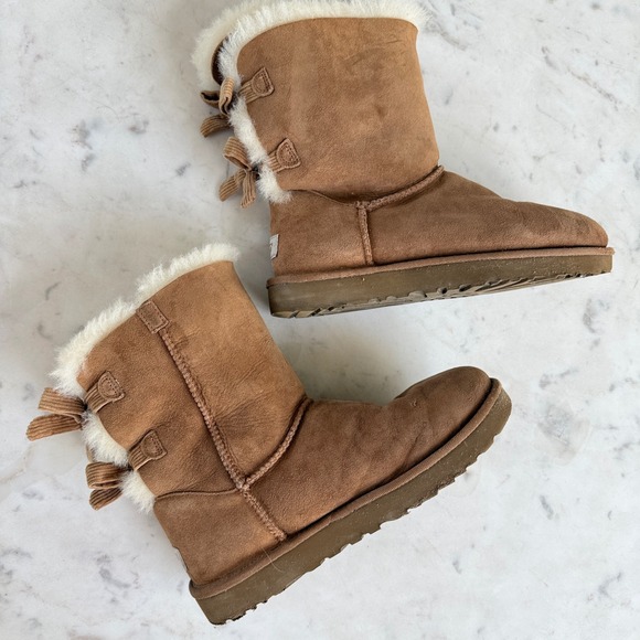 UGG Bailey Bow II Chestnut Suede Sheepskin Winter Boots Womens 10 1094312 - Picture 3 of 11